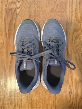 Kids Nike Gray Mesh Lace-Up Running Sneakers - Size 7Y